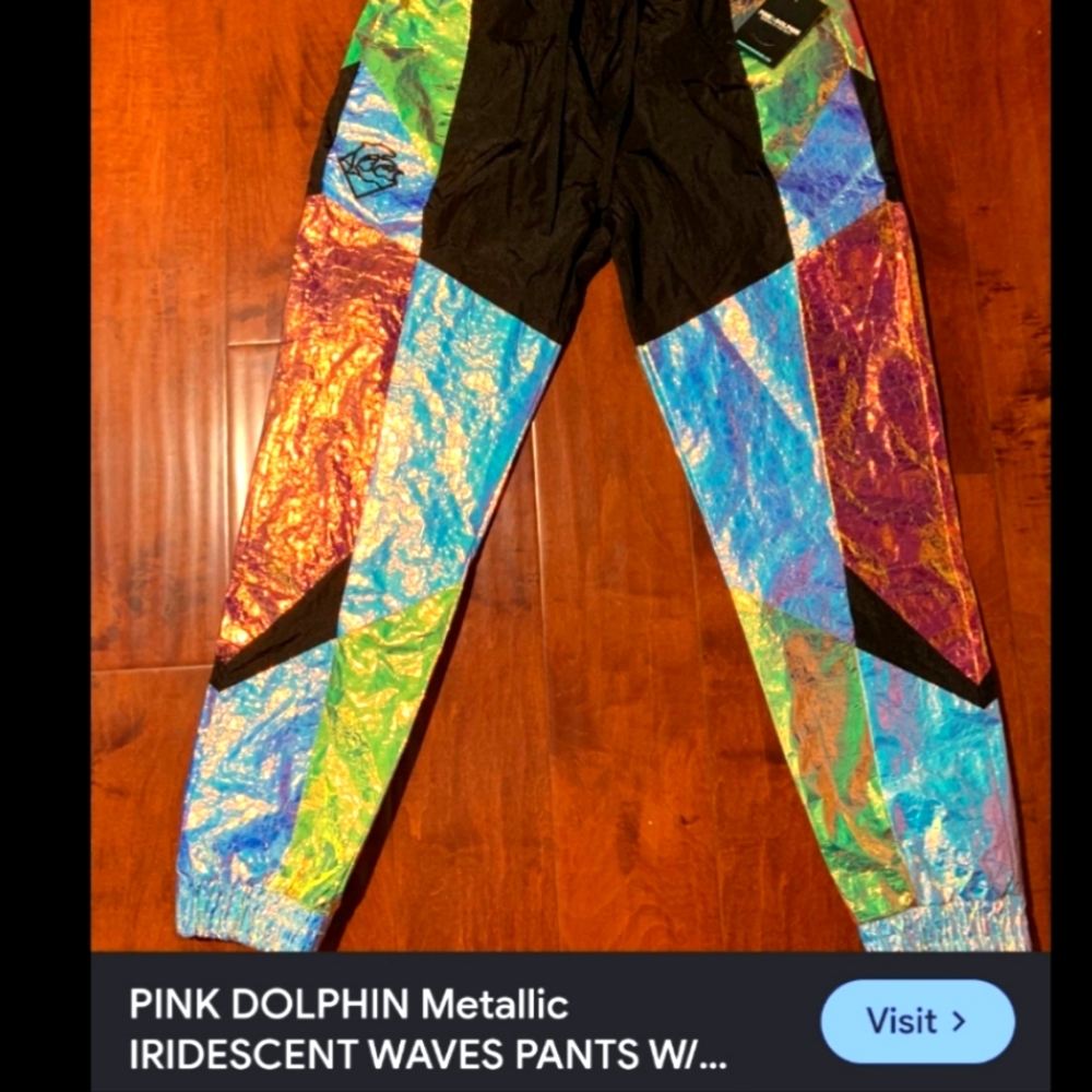 Pink Dolphins. Flash $